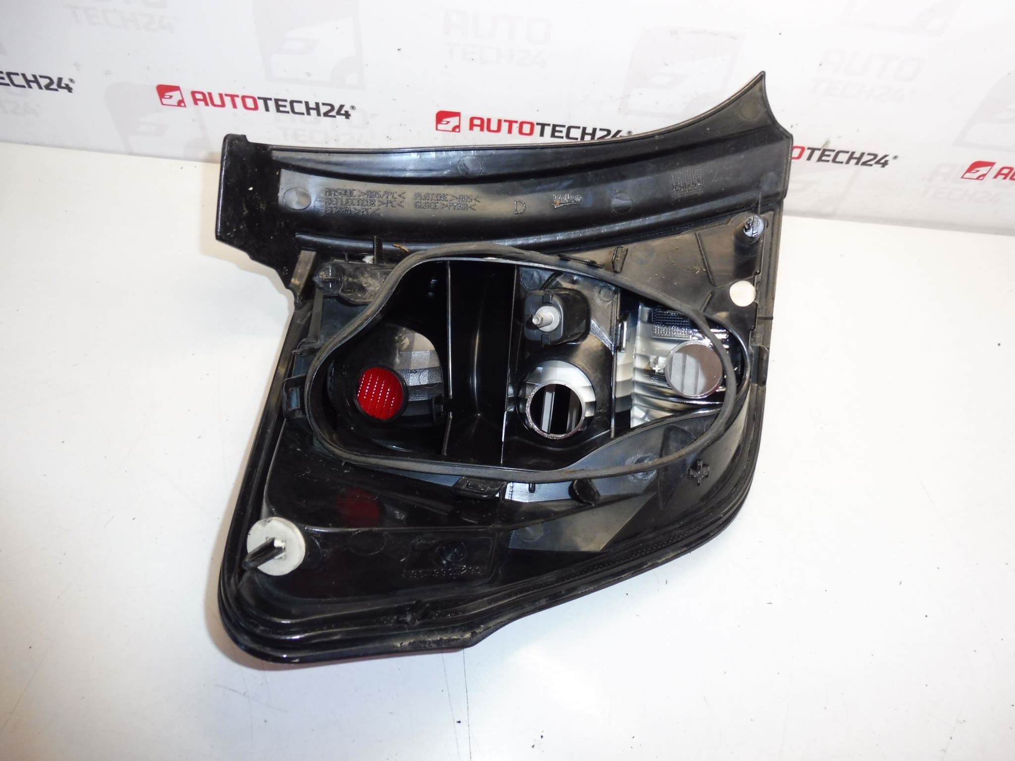 Højre baglygteskærm Citroën C3 II 9673805380 6351KQ (Kopi) - Billede 2