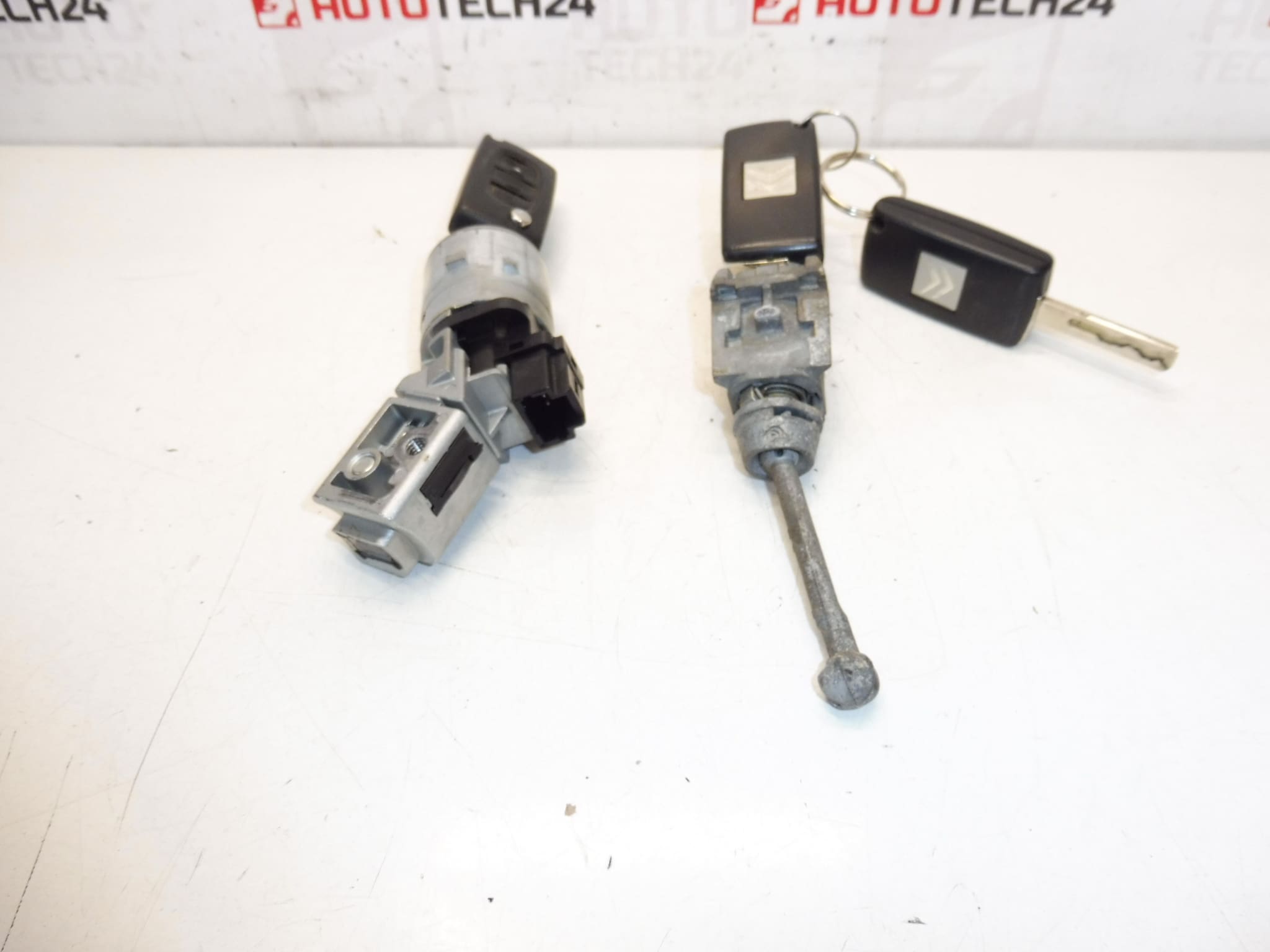 Sæt med låse og 3 nøgler Citroën Peugeot 4162KF 4162KC - Billede 2