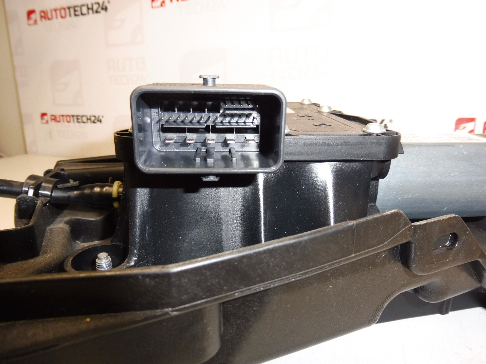 Elektronisk håndbremse Peugeot 3008 I 0204280099 9684898480 470209