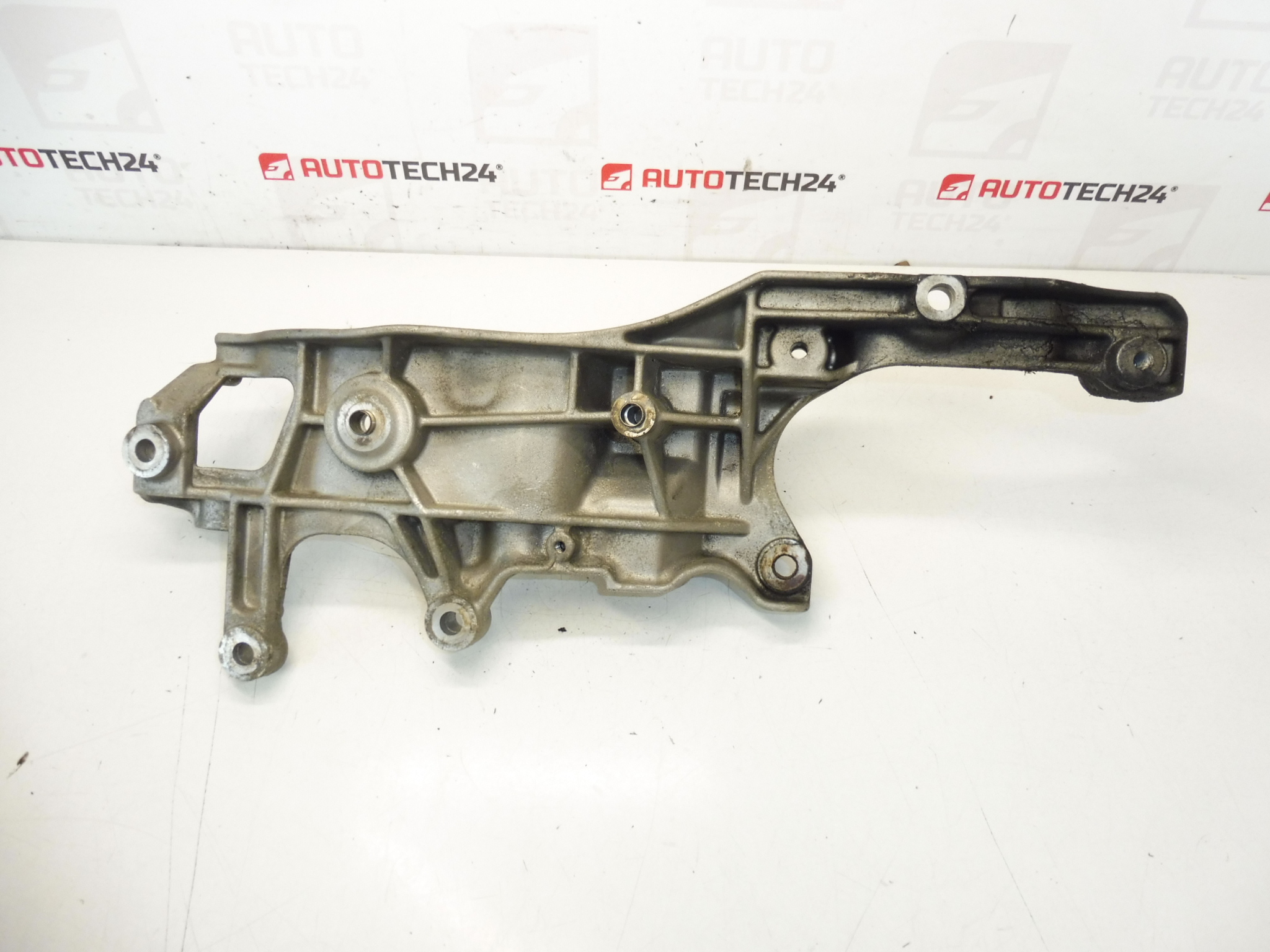Citroën Peugeot Generator A/C Kompressor Holder 9688628680 5706N7