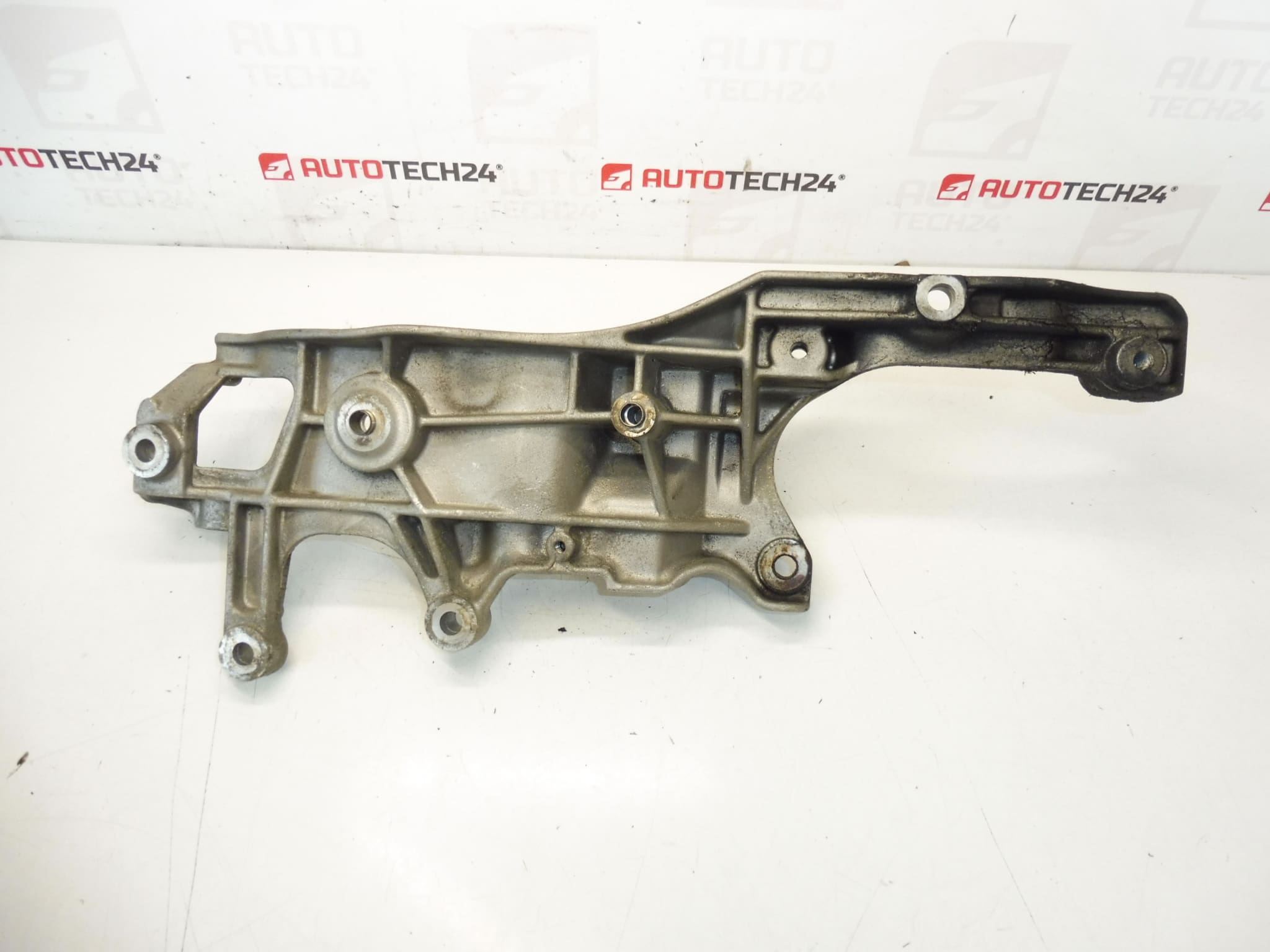 Citroën Peugeot Generator A/C Kompressor Holder 9688628680 5706N7 - Billede 2