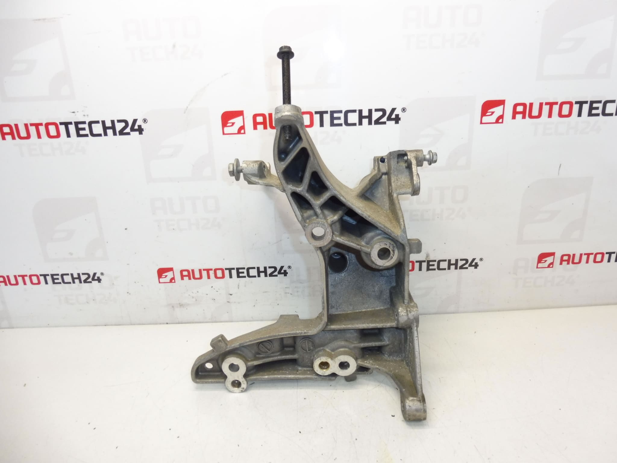 Generatorholder Citroën Peugeot 9684613880 5706N9 - Billede 2
