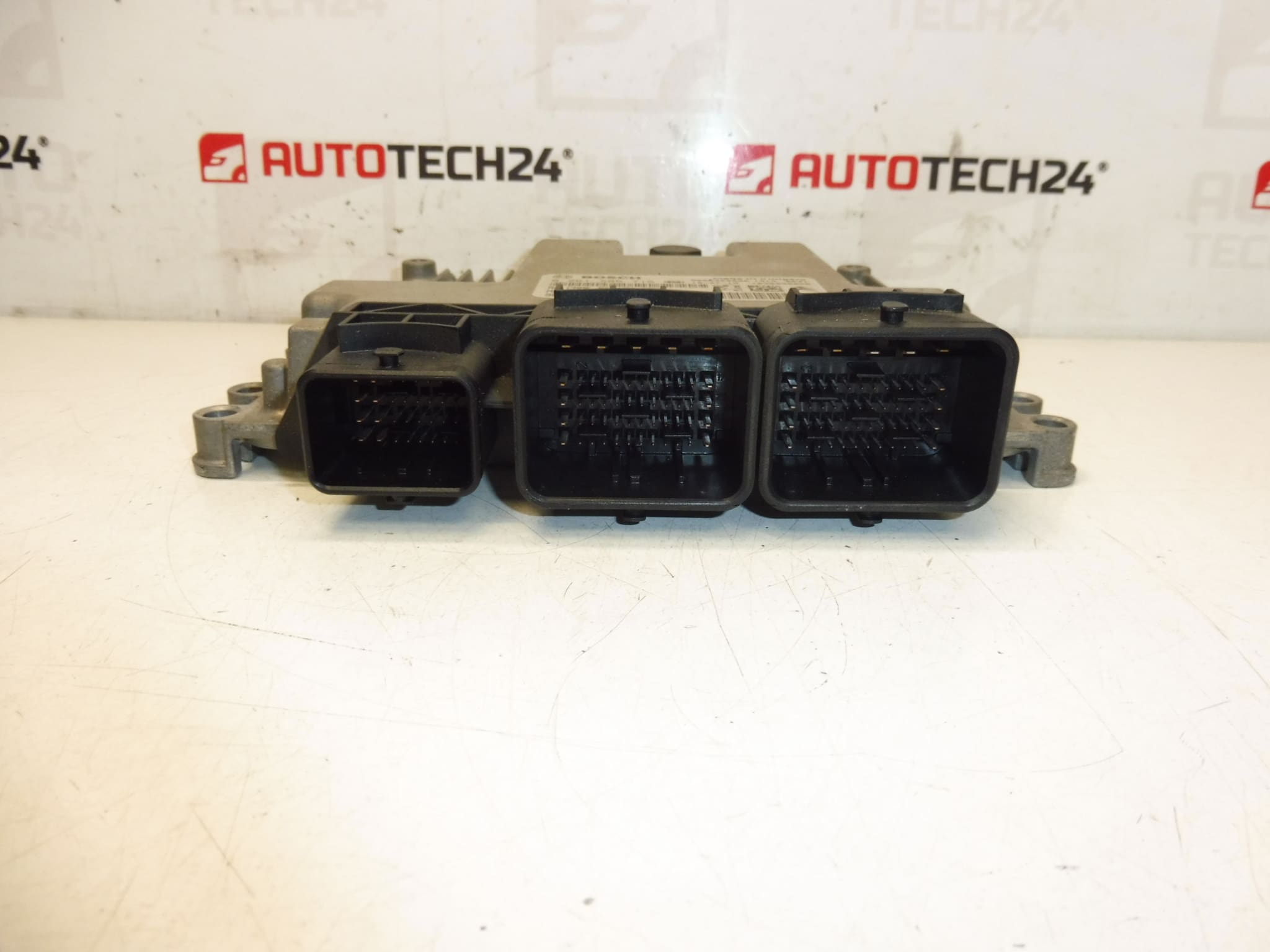 ECU Bosch MEV17.4 0261S05715 9666824080 - Billede 2