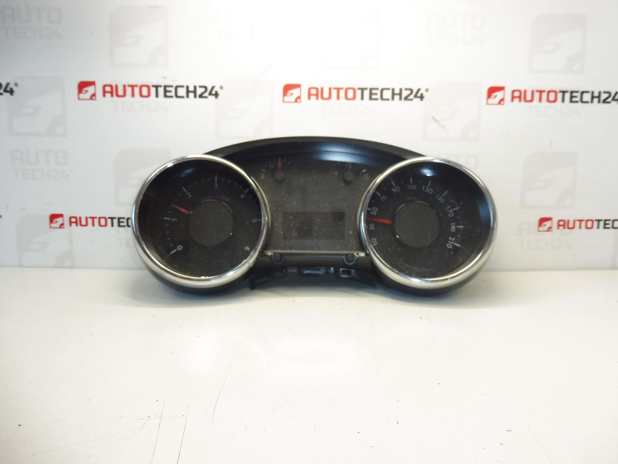 Speedometer 144000km Peugeot 3008 5008 9804210980 980462780
