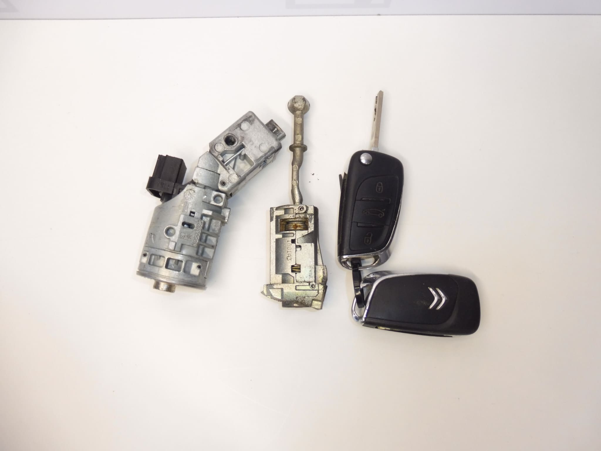 Låsesæt og 2 nøgler Citroën C4 B7 4162WH 4162WK - Billede 2