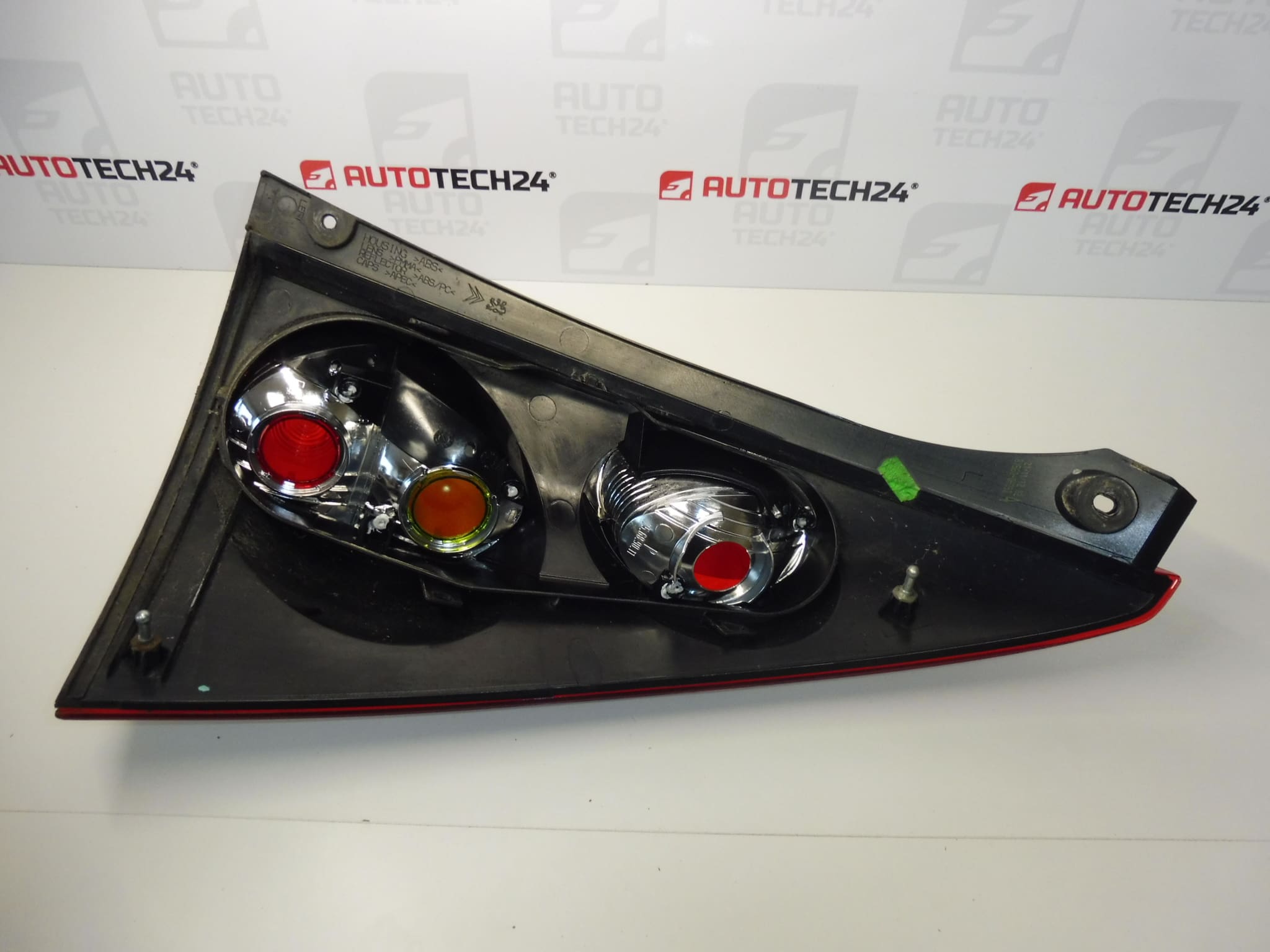 Venstre baglygte Peugeot 107 2013 81560-0H090 1607990580 - Billede 2